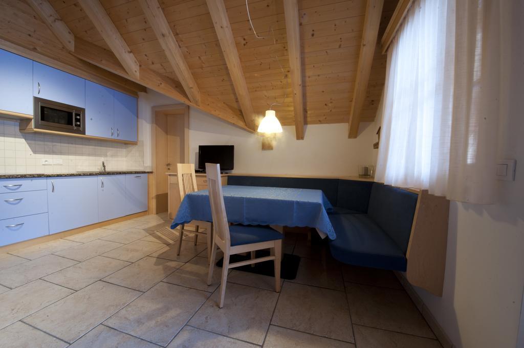 Appartamenti Villa Olympia Corvara In Badia Room photo